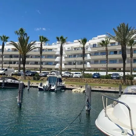 Pier Paradise - Marina